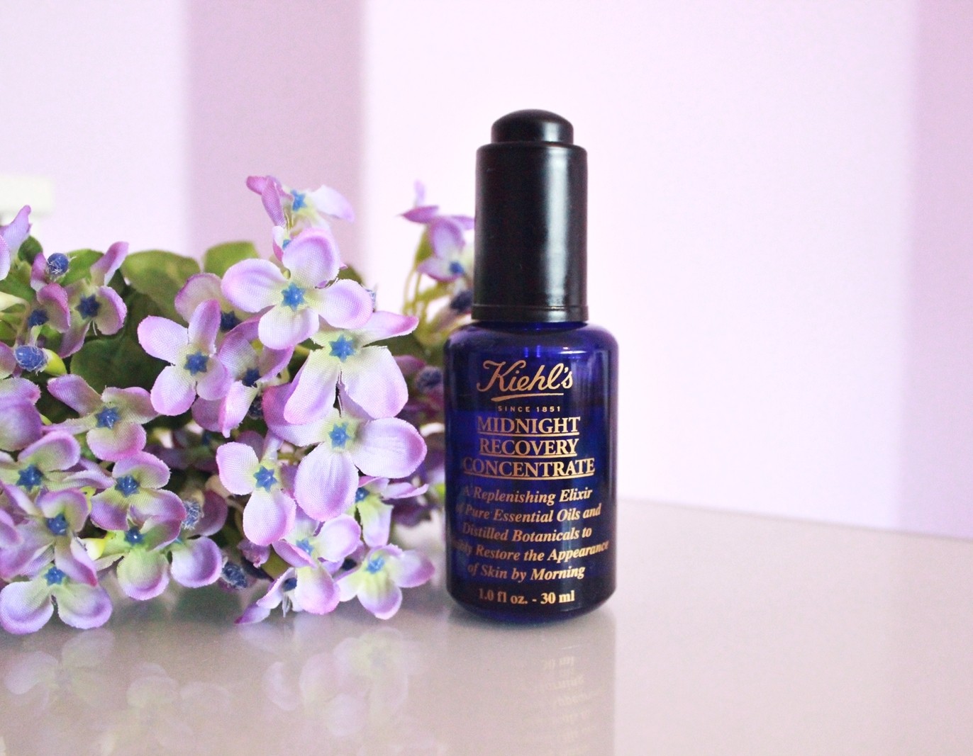 Serum phục hồi da Kiehl’s Midnight Recovery Concentrate giúp da khỏe mạnh tự nhiên